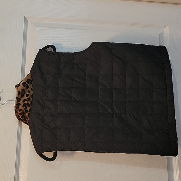 Jr-S.com Animal Print/Black Reversible Vest - Picture 9 of 9